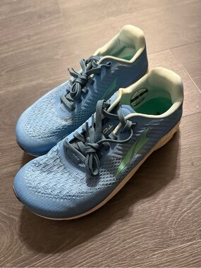 Altra Light Blue and Mint Green Women's Running Shoes